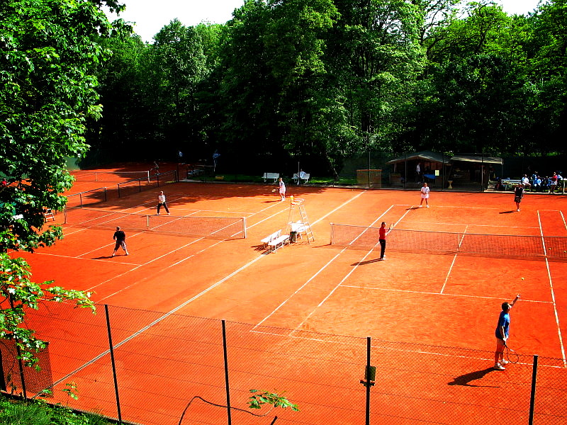 Blick von oben auf unsere Tennisplätze.