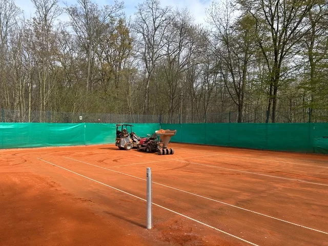 Platzaufbereitung beim TPSK 4